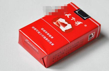 揭秘4元小南海香烟一手货源，低成本烟民的选择与争议