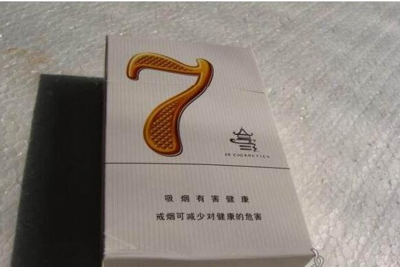 户外烟囱加装楼梯图片